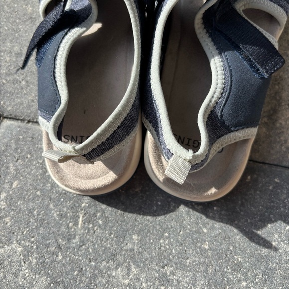 Earth Origins Navy and Cream Women's Sandals - Picture 3 of 6